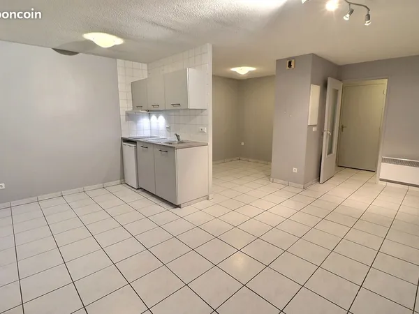 Studio 1 pièce 38 m² 
