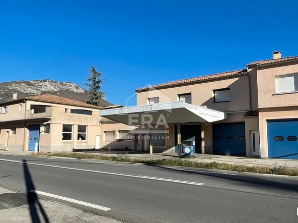 Local commercial 845 m² SISTERON 