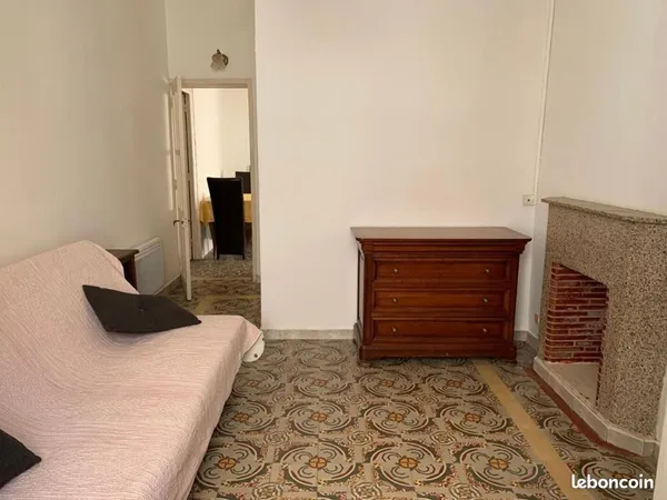 Studio 1 pièce 30 m² 