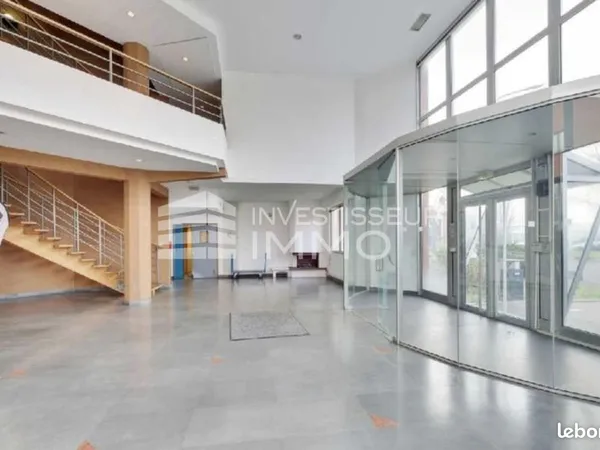 Bureaux 200 m² 