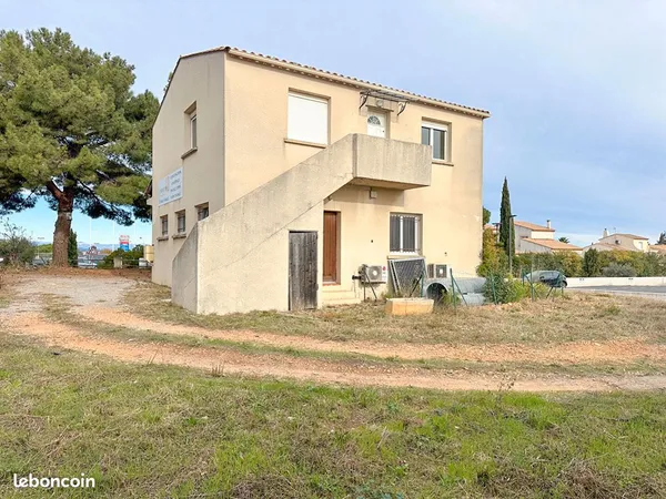 Maison 6 pièces 239 m² 