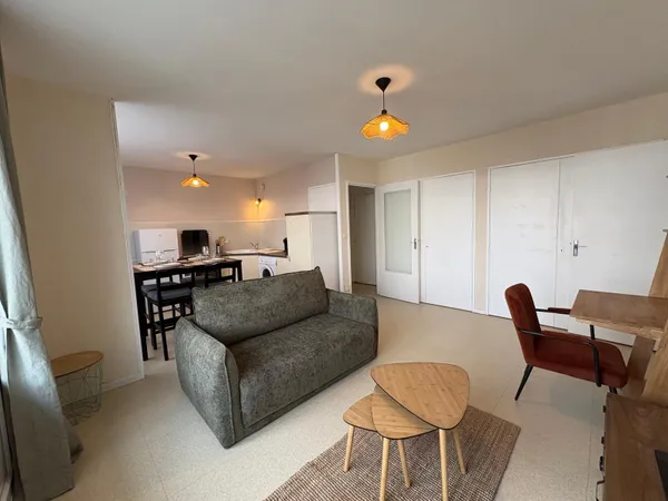 Appartement T2 meublé avec Parking et Balcon LA RICHE Bota 