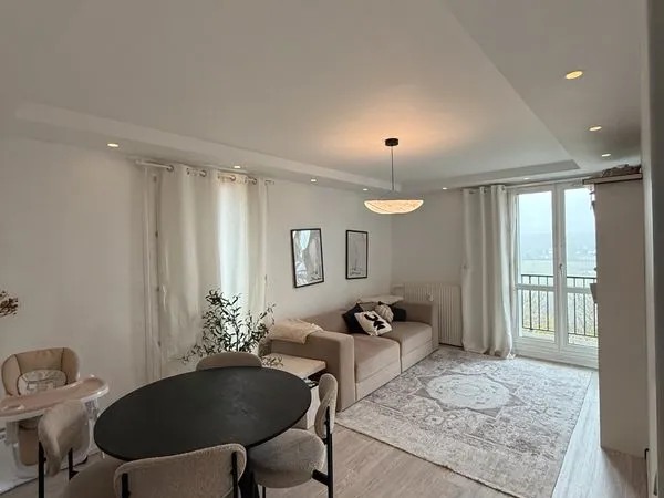 APPARTEMENT T3 / F3 - REFAIT À NEUF - VUE EXCEPTIONNELLE + A6 - 64,5 m² 