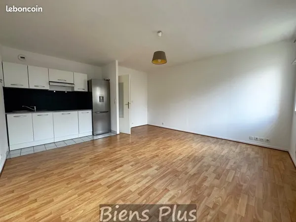 Studio 1 pièce 29 m² 