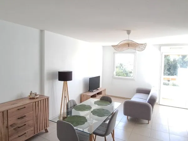 Sorgues - T2 meublé 42 m² - Terrasse - Parking - Résidence avec piscine 