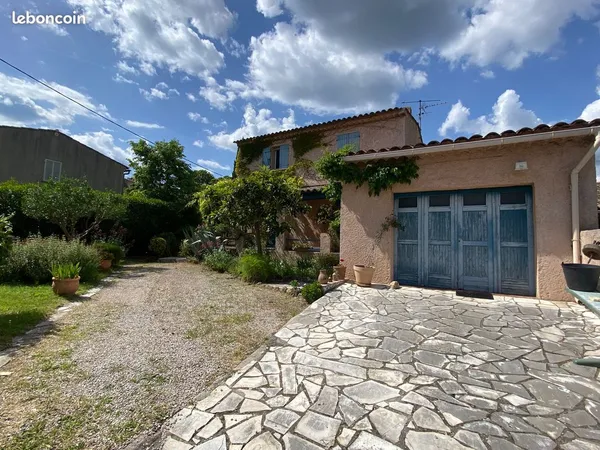 Propriété 4 pièces 106 m² 