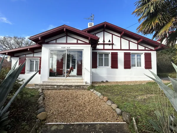 Maison Bidart au calme 