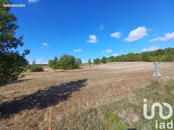 Terrain 1324 m² Montguyon 