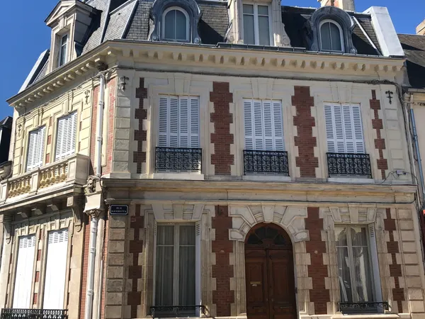 Vends maison 250m² 9 chambres et ses dépendances centre-ville de Châteaudun 