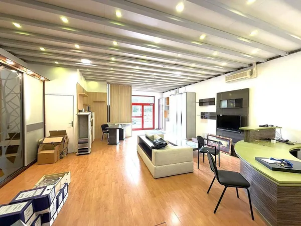 Local commercial 165 m² 