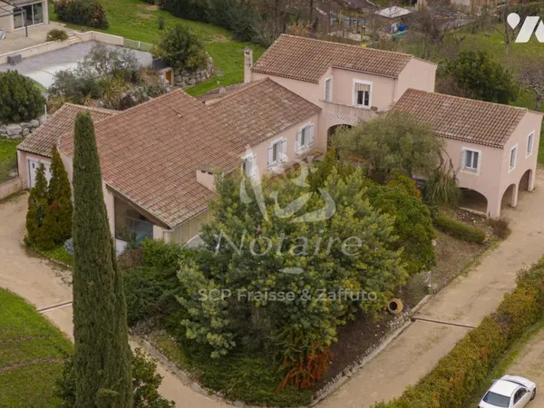 Maison 310 m² 