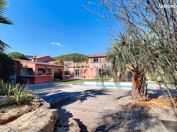 Villa 4 pièces 120 m² 