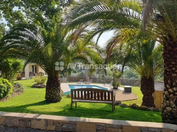 Belle villa provencale situee dans un quartier residentiel calme