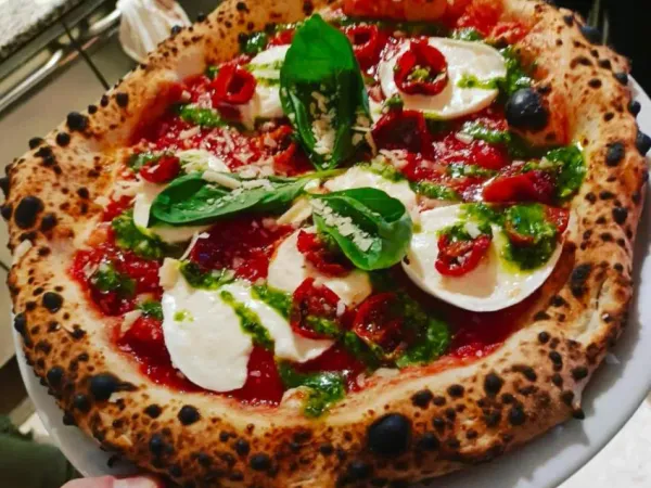 Pizzeria - Proche centre ville - Axe passant 