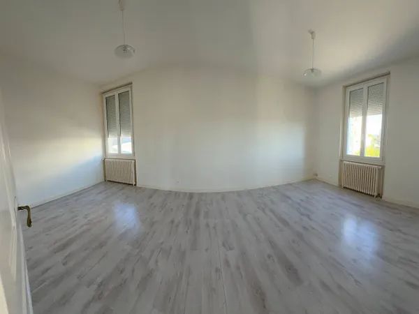 Local 4 pièces 98 m² 