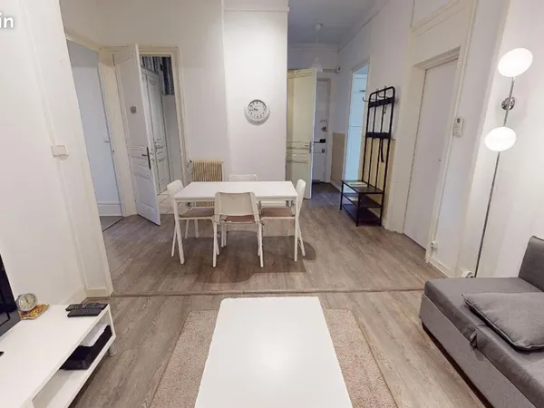Chambre 5 pièces 105 m² 