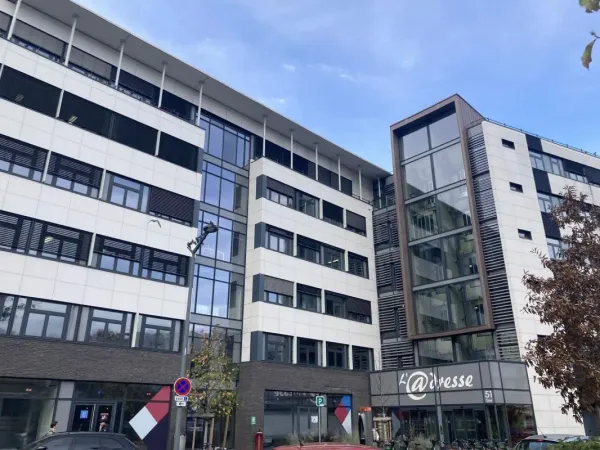 Au coeur du quartier de Vaise, bureaux disponibles dans un immeuble BBC à proximité de la Gare de 