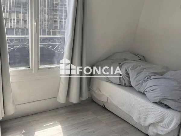 Montparnasse, 2 pièces au dernier étage avec ascenseur 