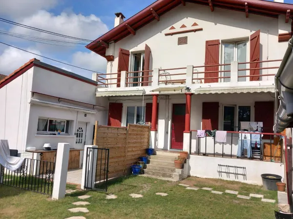 Maison 11 pièces 222 m² 