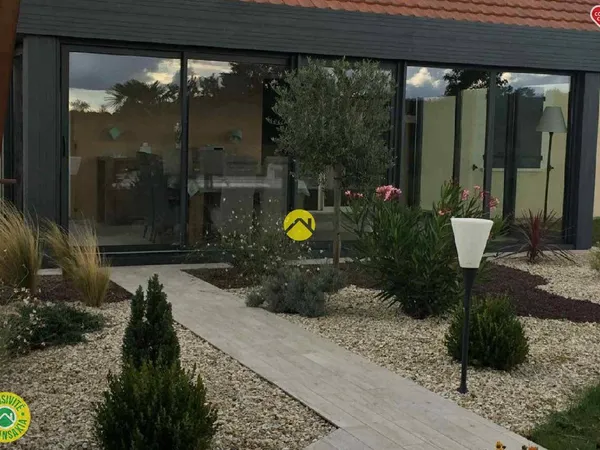 Maison de plain-pied 6 pièces 153 m² 