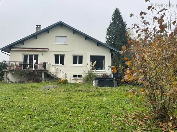 Maison/villa 3 chambres .propriété de 16 ares sans vis à vis 