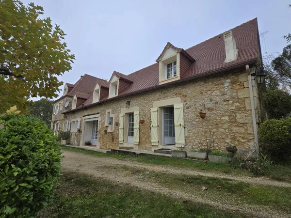 Maison 12 pièces 241 m² 