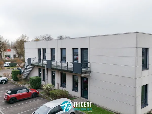Plateau de bureaux à louer - 295 m² en R+1 