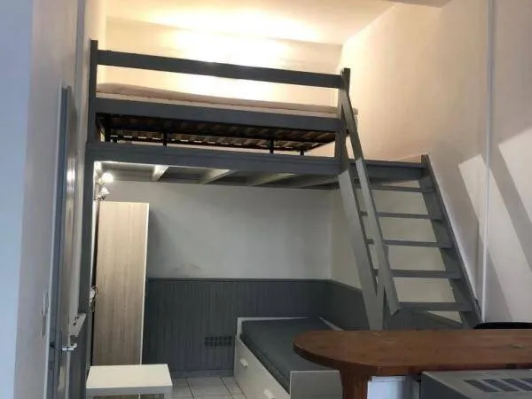 Studio 1 pièce 20 m² 