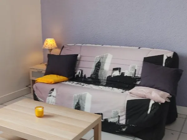 Studio +parking à louer 