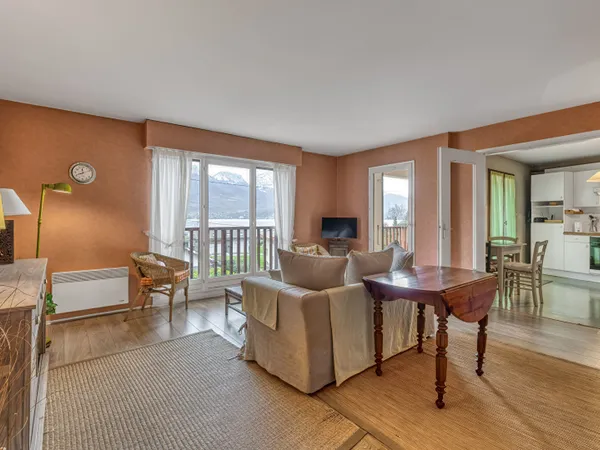 SEVRIER - T3 vue lac à vendre en exclusivité 