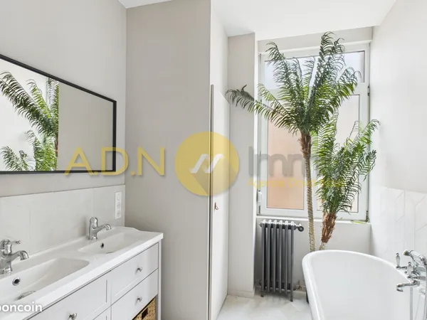 Appartement 4 pièces 130 m² 