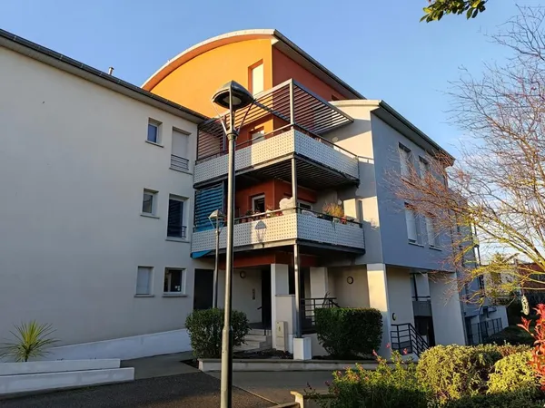 BEL APPARTEMENT T2, AU CALME 