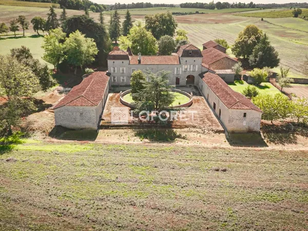 Maison 12 pièces 400 m² 