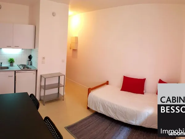 Studio 1 pièce 15 m² 