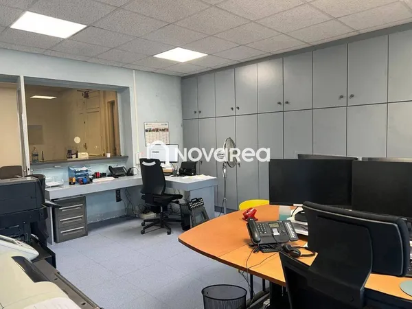 Bureau 200 m² 