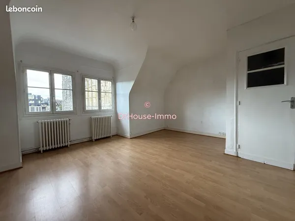 Studio 1 pièce 30 m² 