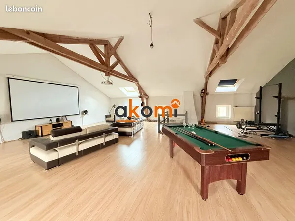 Maison 7 pièces 230 m² 