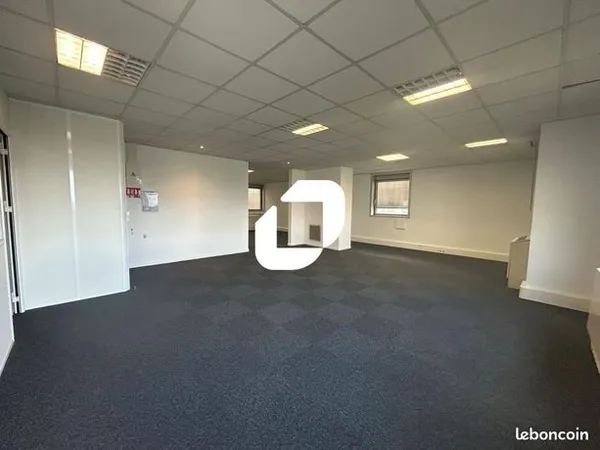 Bureaux 133 m² 