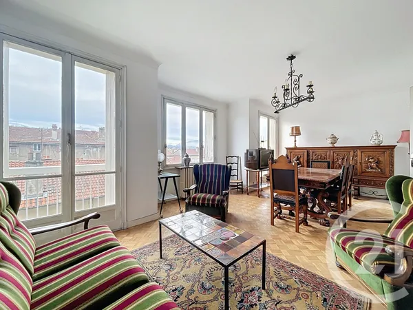 Appartement 6 pièces 107 m² 