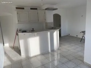 Loe appartement 54 m2 Décines 