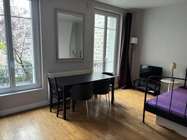 Studio 1 pièce 30 m² 