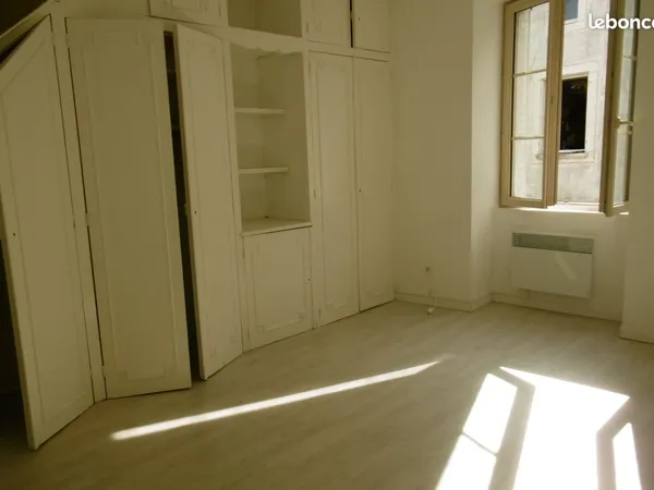A Ravières, maison de ville 