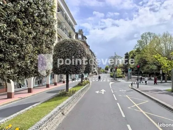 Local commercial 93 m² 