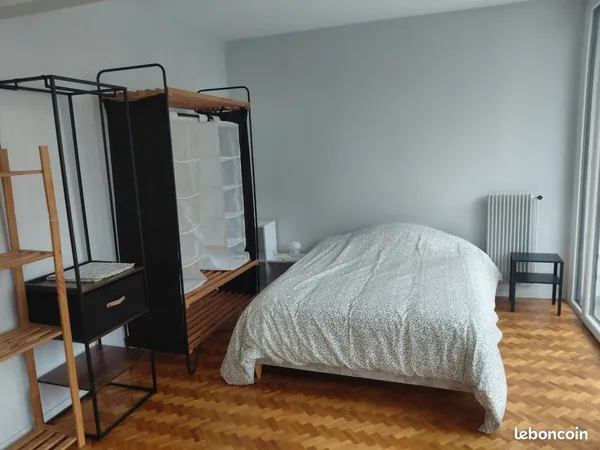 Grande chambre en colocation Meylan Revirée proche Campus et CHU 