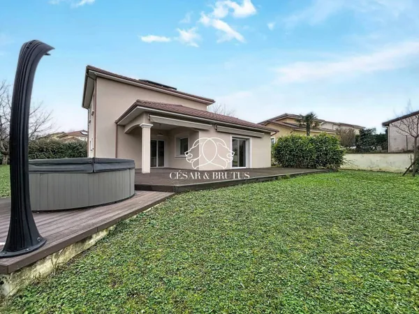 Villa 7 pièces 130 m² 