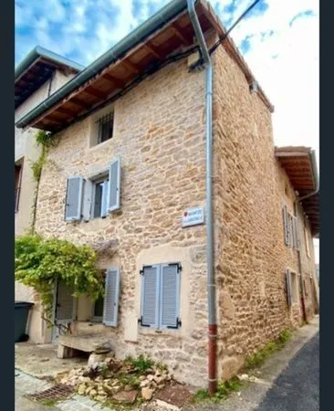 Maison de village en pierre 3 chambres + 1 bureau 