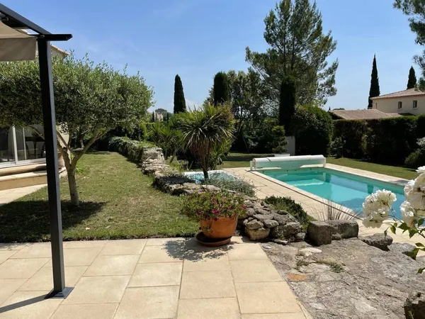 Maison Vente Uzès 7p 196m² 989000€
