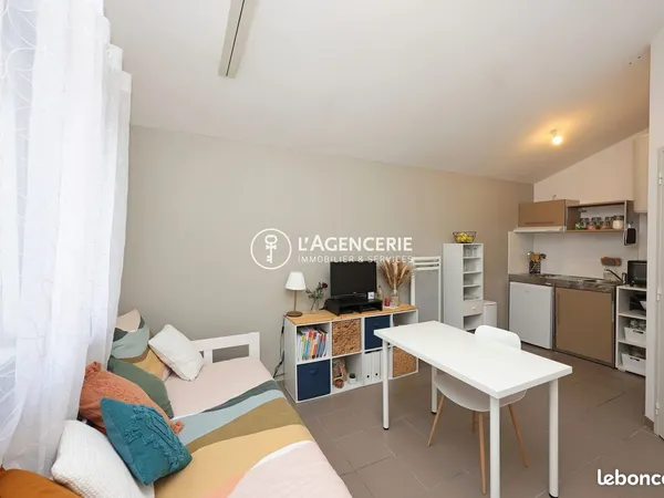 Studio 1 pièce 18 m² 