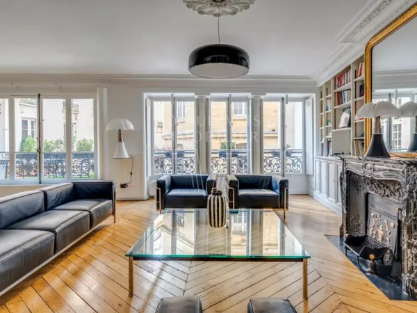 APPARTEMENT À LA VUE DÉGAGÉE SANS VIS-A-VIS 