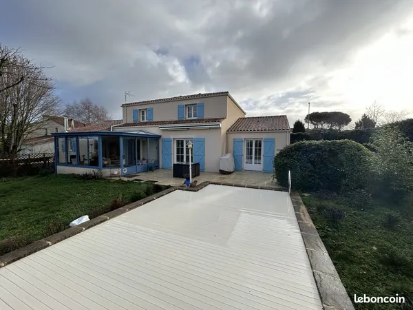 Pavillon 6 pièces 168 m² 